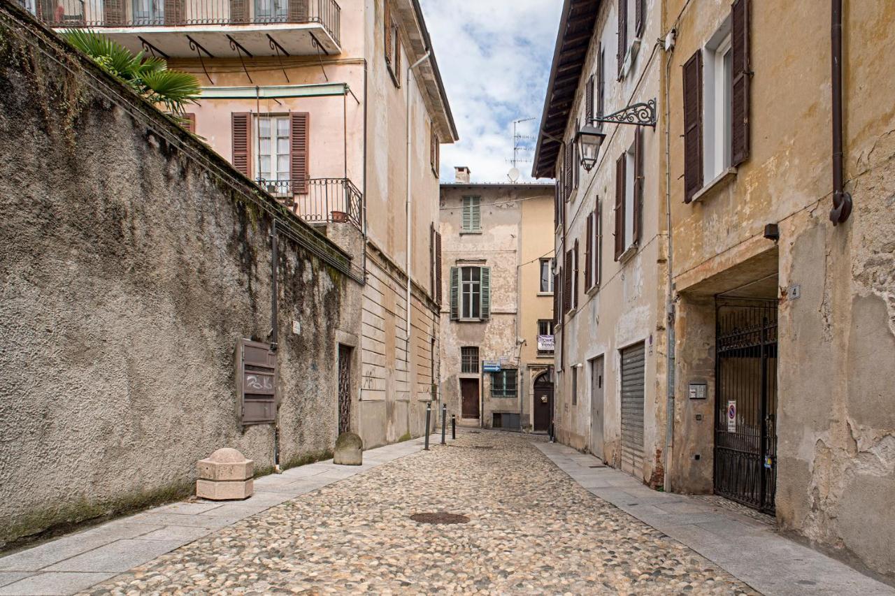 Piccola Villa Nel Centro Storico Arona Exterior photo